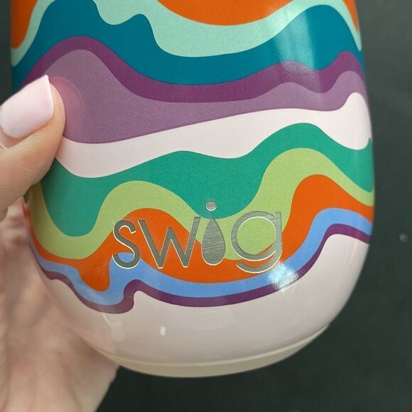 🎉HOST PICK🎉 Swig Sand Art Stemless Wine Cup (14oz) - Picture 5 of 10